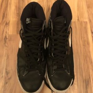 Men’s Nike basketball shoes size 13!